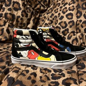 Vans x Disney Sk8-Hi Size 8 (Perfect Condition)